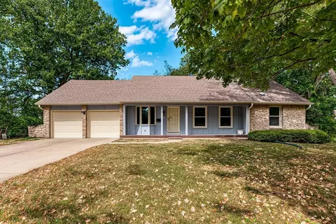 8606 W 88th St, Overland Park, KS 66212
