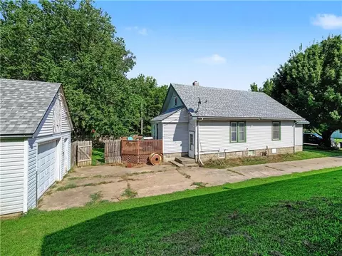Exterior - 206 N 4th St, Fairfax, MO 64446 photo 5 of 5