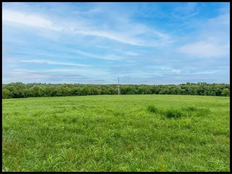 115 Road Rd, Knob Noster, MO 65336