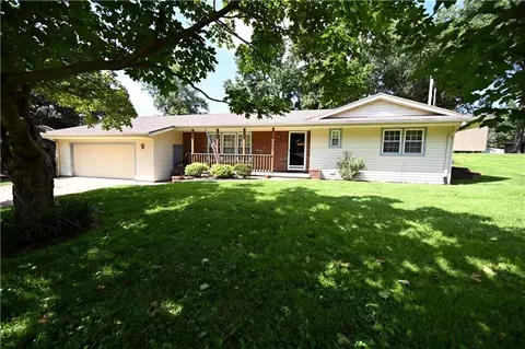 1203 W Price Ave, Savannah, MO 64485