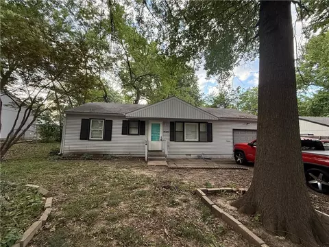 9020 E 74th Ter, Raytown, MO 64133