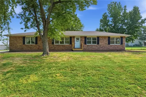100 S State Route F, Garden City, MO 64747
