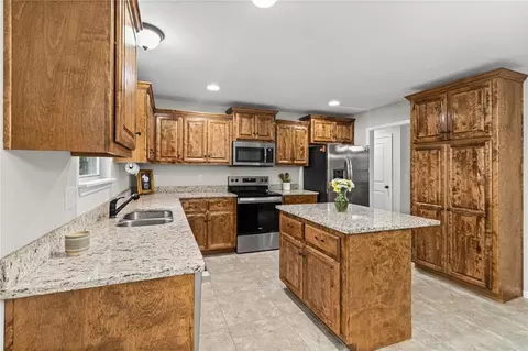 Kitchen - 19304 Switchgrass Ct, Smithville, MO 64089 photo 1 of 3