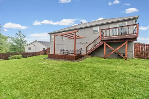 Exterior - 19304 Switchgrass Ct, Smithville, MO 64089 photo 7 of 9