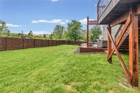Exterior - 19304 Switchgrass Ct, Smithville, MO 64089 photo 8 of 9