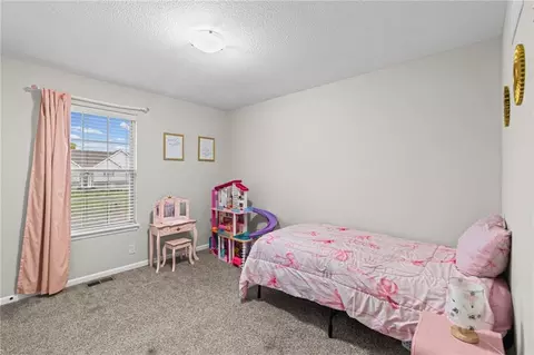 Bedroom - 19304 Switchgrass Ct, Smithville, MO 64089 photo 1 of 4