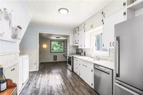 Kitchen - 1116 W Maple Ave, Independence, MO 64050 photo 1 of 3