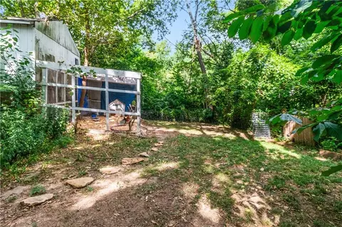 Exterior - 1116 W Maple Ave, Independence, MO 64050 photo 7 of 10