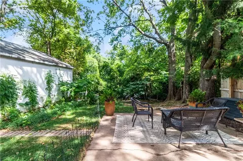 Exterior - 1116 W Maple Ave, Independence, MO 64050 photo 10 of 10