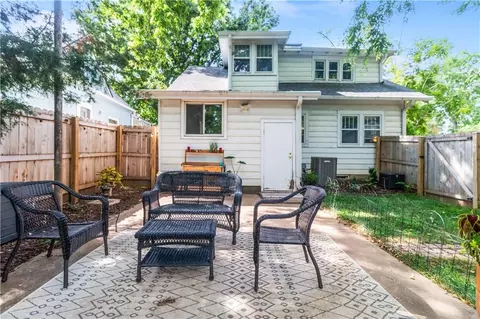 Exterior - 1116 W Maple Ave, Independence, MO 64050 photo 5 of 10