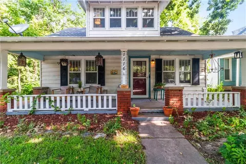 Exterior - 1116 W Maple Ave, Independence, MO 64050 photo 3 of 10
