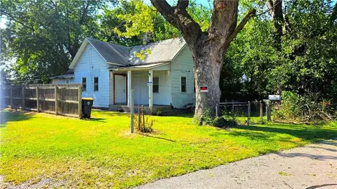 520 N Garland Ave, Kansas City, MO 64120
