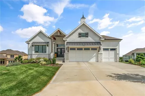 2428 W 177th St, Overland Park, KS 66085