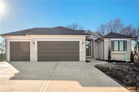 25381 W 149th Ter, Olathe, KS 66061