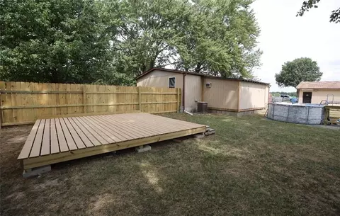 Exterior - 186 SE 19th Ln, Lamar, MO 64759 photo 8 of 9