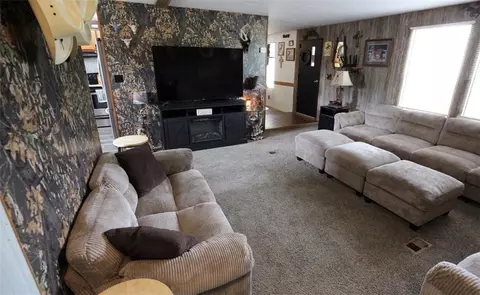 Living - 186 SE 19th Ln, Lamar, MO 64759 photo 3 of 3