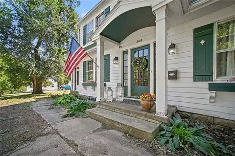 Exterior - 508 Broad St, Warrensburg, MO 64093 photo 2 of 8