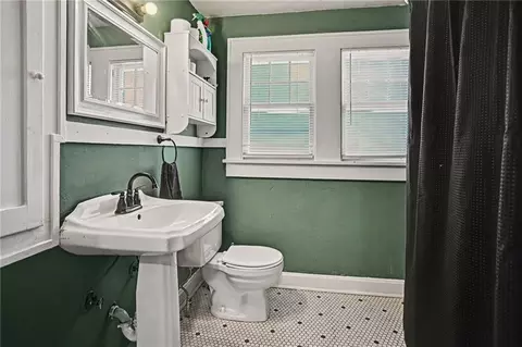Bath - 508 Broad St, Warrensburg, MO 64093 photo 2 of 2