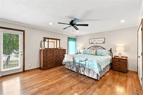 Bedroom - 828 SW Lighthouse Pt, Lees Summit, MO 64082 photo 3 of 7