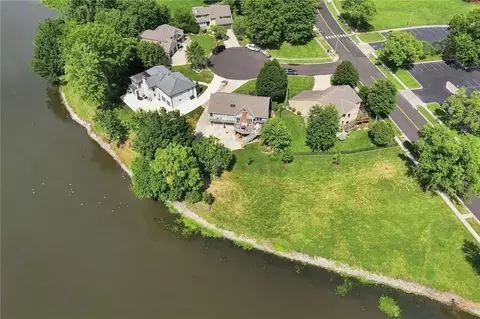 View/Area - 828 SW Lighthouse Pt, Lees Summit, MO 64082 photo 9 of 17