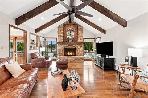 Living - 828 SW Lighthouse Pt, Lees Summit, MO 64082 photo 1 of 3