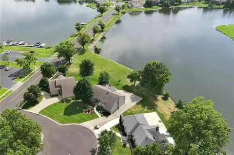View/Area - 828 SW Lighthouse Pt, Lees Summit, MO 64082 photo 3 of 17