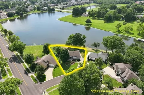 View/Area - 828 SW Lighthouse Pt, Lees Summit, MO 64082 photo 5 of 17