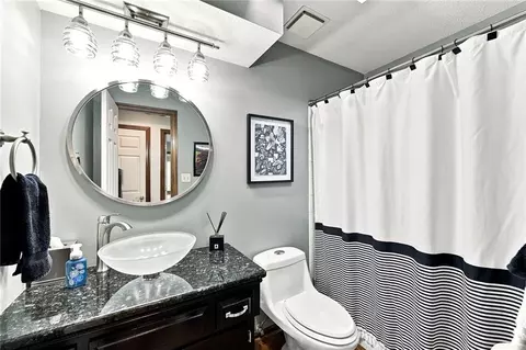 Bath - 828 SW Lighthouse Pt, Lees Summit, MO 64082 photo 1 of 3
