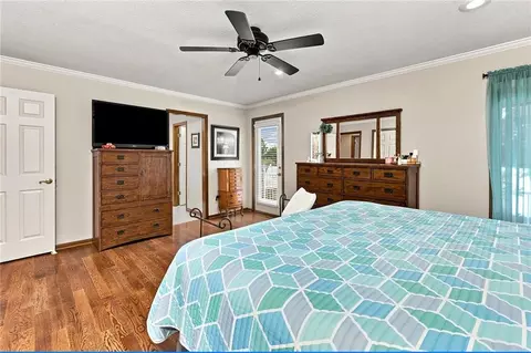 Bedroom - 828 SW Lighthouse Pt, Lees Summit, MO 64082 photo 5 of 7