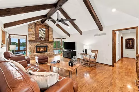 Living - 828 SW Lighthouse Pt, Lees Summit, MO 64082 photo 3 of 3