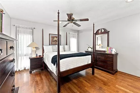 Bedroom - 828 SW Lighthouse Pt, Lees Summit, MO 64082 photo 1 of 7