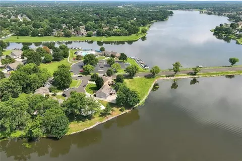 View/Area - 828 SW Lighthouse Pt, Lees Summit, MO 64082 photo 11 of 17