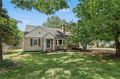 6720 Floyd St, Overland Park, KS 66204