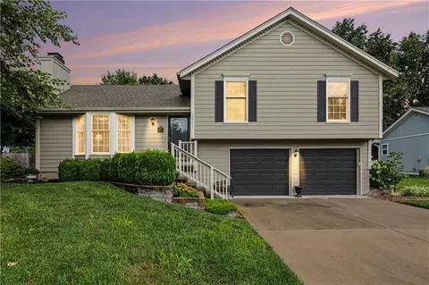 10011 N Highland Ter, Kansas City, MO 64155