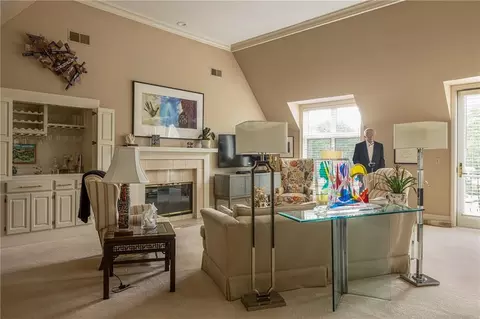 9100 Lamar Ave #207, Overland Park, KS 66207