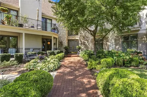9100 Lamar Ave #207, Overland Park, KS 66207