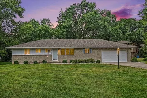 708 Melrose St, Liberty, MO 64068
