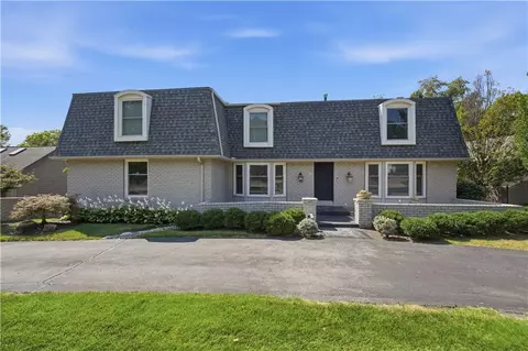 5305 W 83rd St, Prairie Village, KS 66208