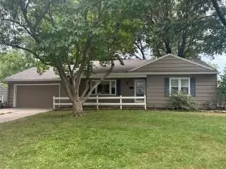 5509 W 70th Ter, Prairie Village, KS 66208
