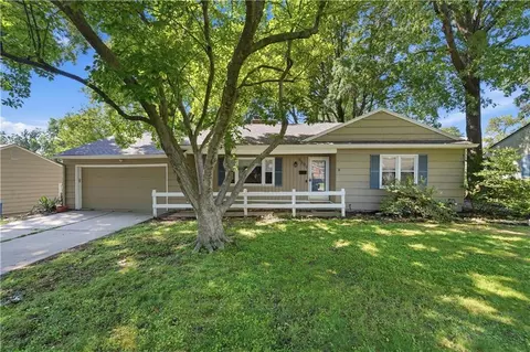 5509 W 70th Ter, Prairie Village, KS 66208