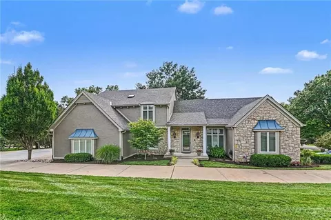 3901 W 121st Ter, Leawood, KS 66209