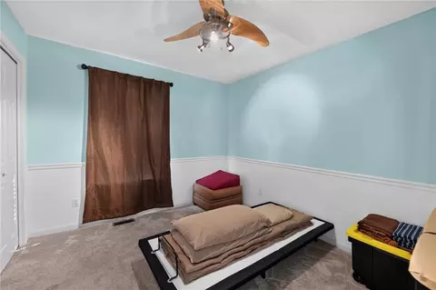 Bedroom - 512 E Cheyenne St, Gardner, KS 66030 photo 2 of 5