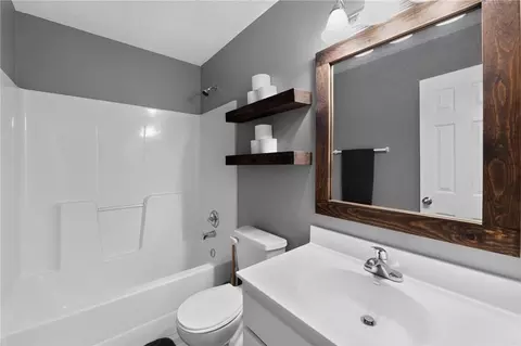 Bath - 512 E Cheyenne St, Gardner, KS 66030 photo 2 of 3