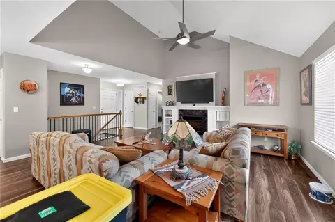 Other - 512 E Cheyenne St, Gardner, KS 66030 photo 4 of 9