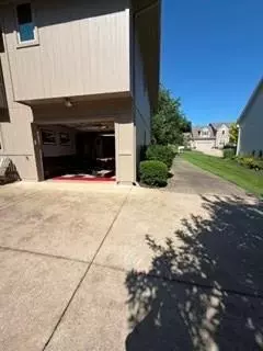 413 N Park Dr, Raymore, MO 64083 photo 3