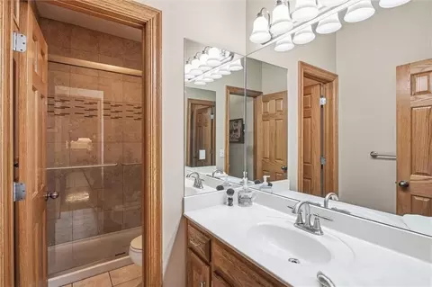 Bath - 11706 Riverview Rd, Kearney, MO 64060 photo 2 of 3
