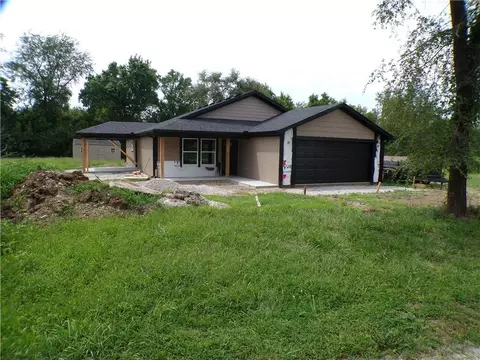519 Spruce St, Bates City, MO 64011