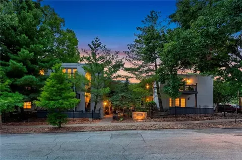 4500 Jefferson St #102, Kansas City, MO 64111