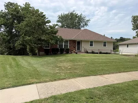 6610 N Montgall Ave, Kansas City, MO 64119