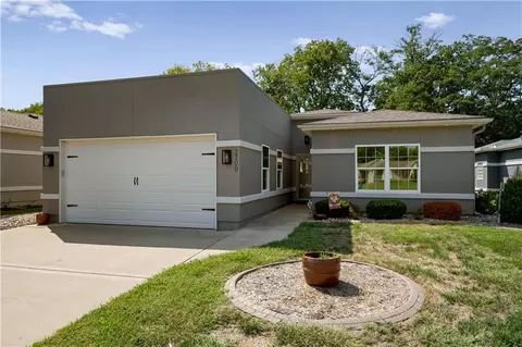 2709 NE Sonora Valley Dr, Blue Springs, MO 64014